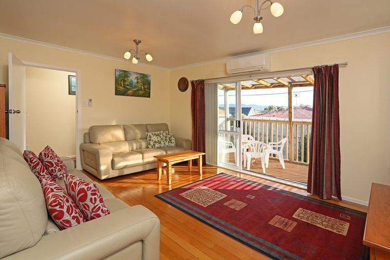 Photo of property in 11 Sheehan Road, Te Atatu South, Auckland, 0610