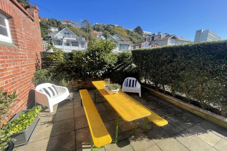 Photo of property in 323 The Terrace, Te Aro, Wellington, 6011