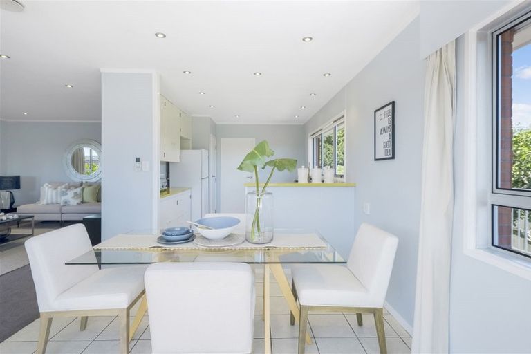 Photo of property in 14 Paulange Place, Pakuranga Heights, Auckland, 2010