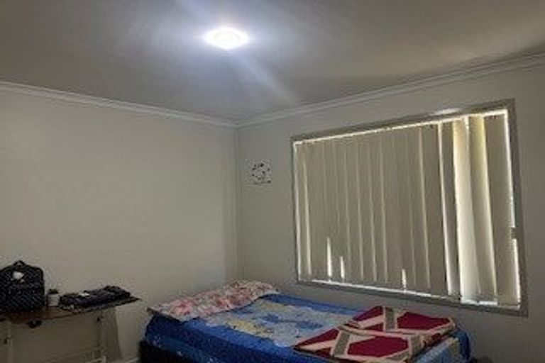 Photo of property in 2 Amsterdam Place, Avondale, Auckland, 0600