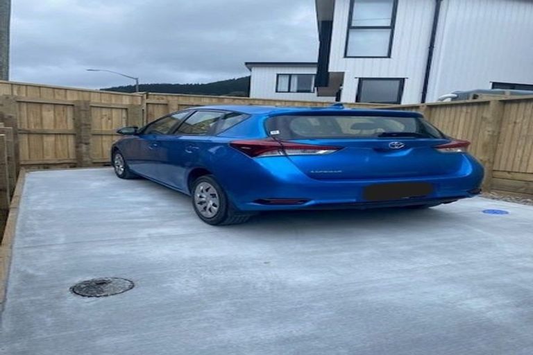 Photo of property in 28b Collins Avenue, Tawa, Wellington, 5028