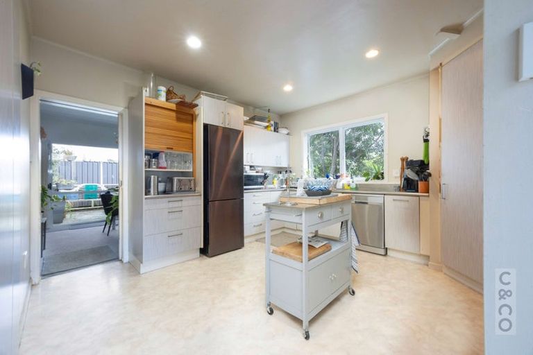 Photo of property in 106 Awaroa Road, Helensville, 0800