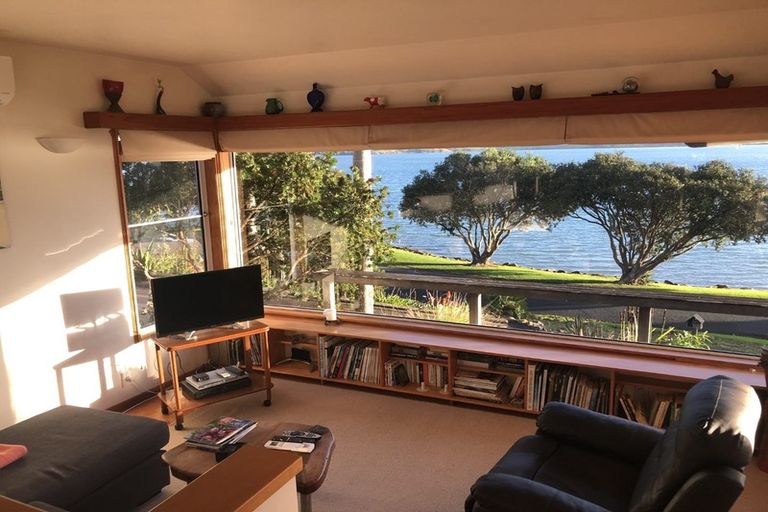Photo of property in 242 Beach Road, Onerahi, Whangarei, 0110