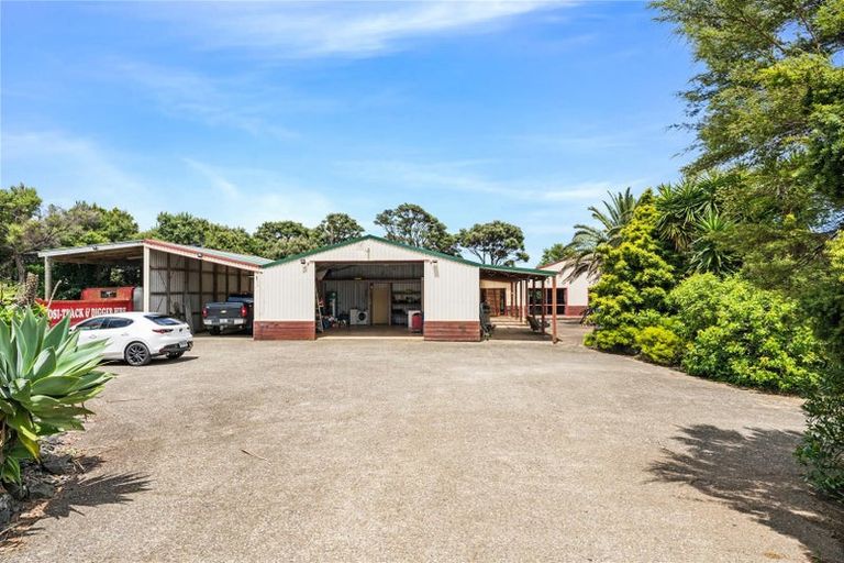 Photo of property in 187 Valley Road, Waimauku, 0881