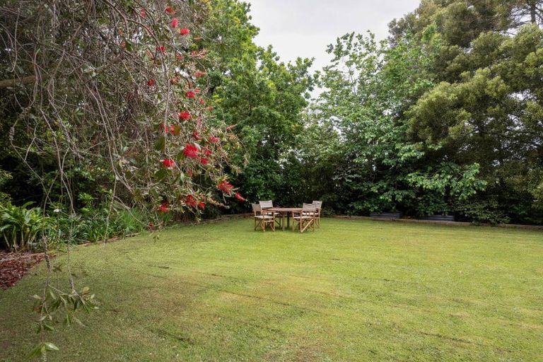 Photo of property in 70 Tokomaru Road East, Tokomaru, Palmerston North, 4474