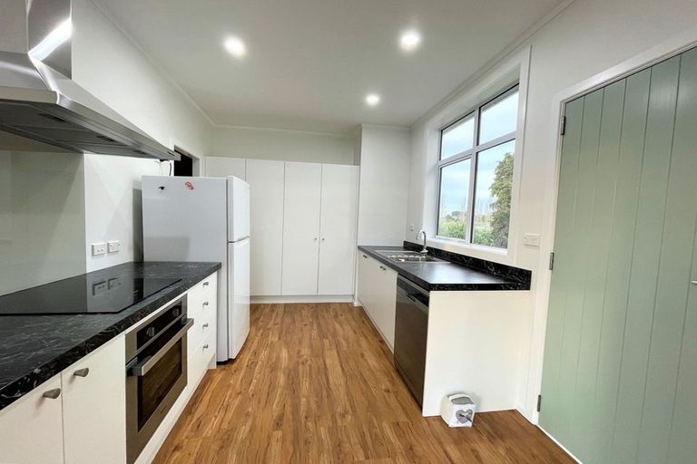 Photo of property in 7 Ovenden Street, Owaka, 9535