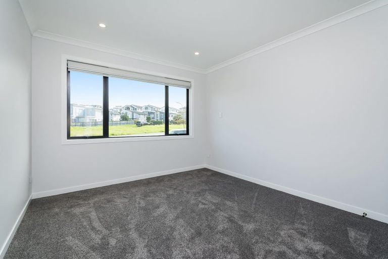 Photo of property in 1 Luff Place, Long Bay, Auckland, 0630