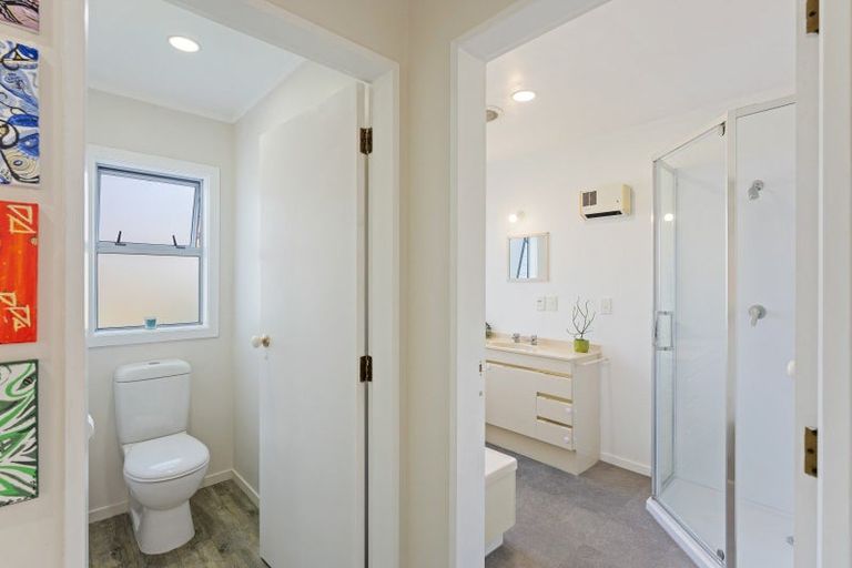 Photo of property in 285 Te Moana Road, Waikanae, 5036