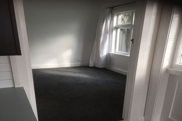 Photo of property in 20 Sugarloaf Road, Brooklyn, Wellington, 6021