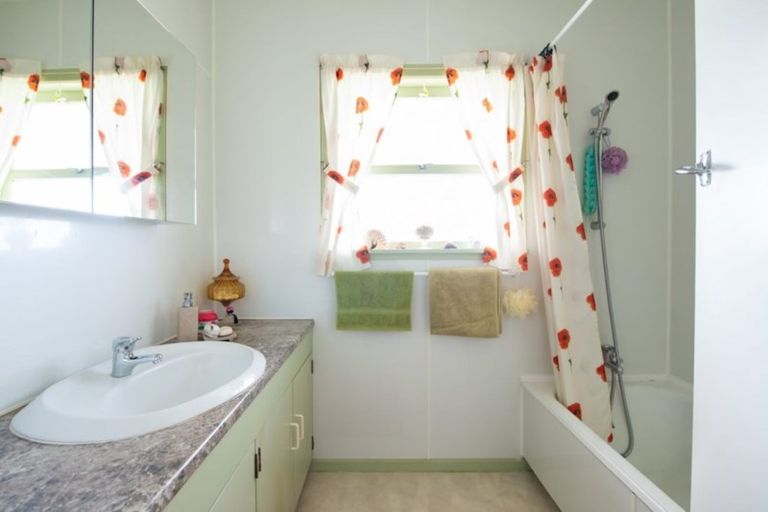 Photo of property in 12 Phillip Street, Pukekohe, 2120