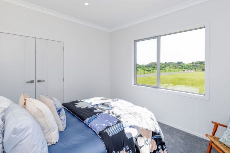 Photo of property in 42a Strathnaver Drive, Waikawa Beach, Manakau, 5573