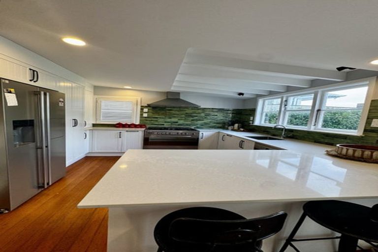 Photo of property in 18 Cuba Street, Petone, Lower Hutt, 5012