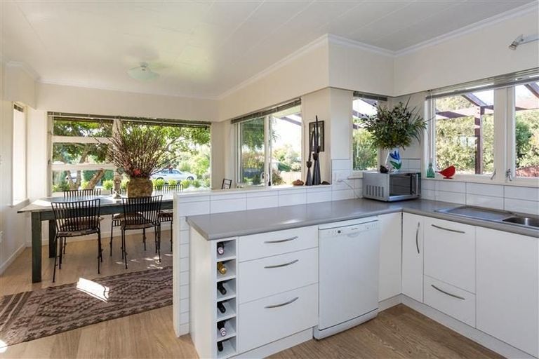 Photo of property in 51 Reynolds Road, Havelock North, 4130