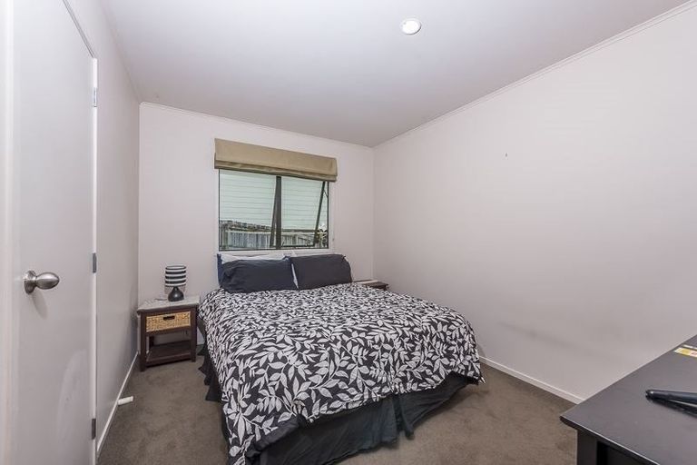 Photo of property in 26 Dovey Place, Massey, Auckland, 0614