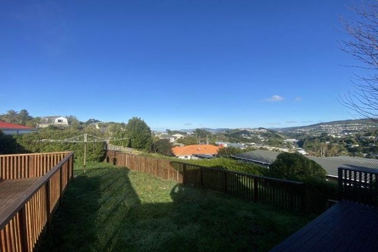 Photo of property in 68 Glanmire Road, Newlands, Wellington, 6037