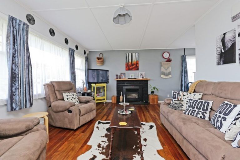 Photo of property in 401 Huia Place, Camberley, Hastings, 4120