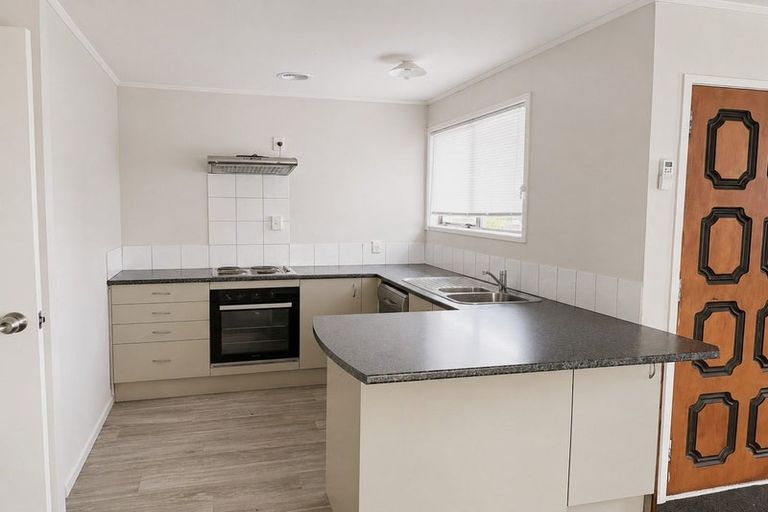 Photo of property in 6 Waterview Road, Favona, Auckland, 2024