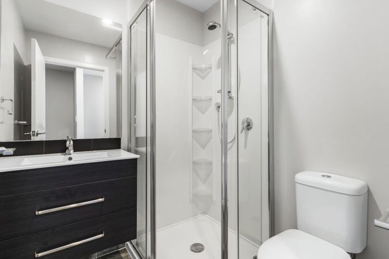 Photo of property in 46 Tokai Place, Glen Eden, 0602