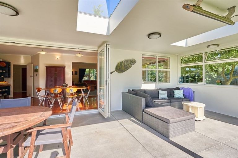 Photo of property in 34 Saint Albans Avenue, Hokowhitu, Palmerston North, 4410