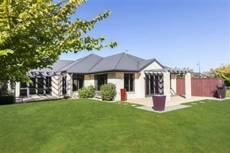Photo of property in 19 Hemingway Place, Spencerville, Christchurch, 8083