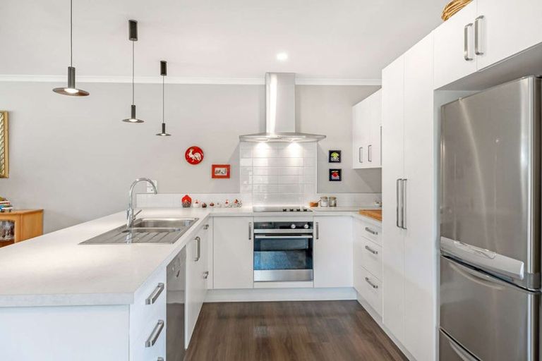 Photo of property in 27 Katrine Drive, Marshland, Christchurch, 8083