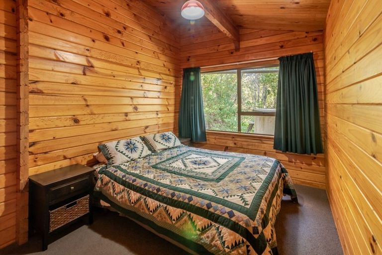 Photo of property in 15 Bayview Crescent, Duvauchelle, 7581