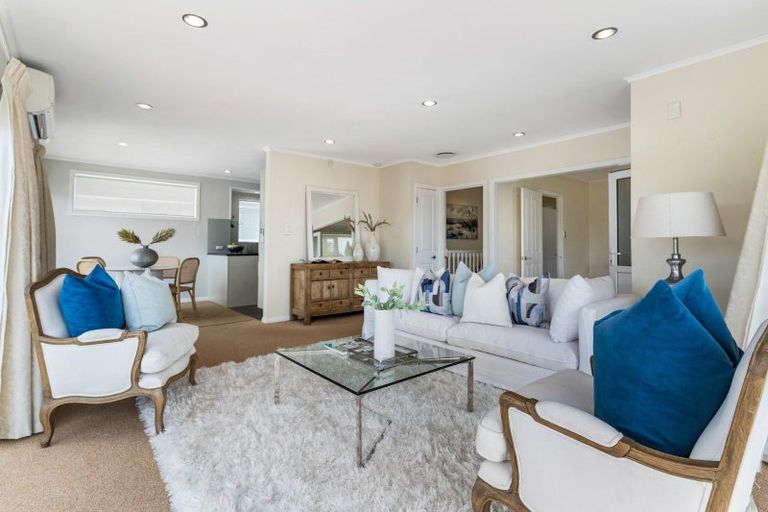 Photo of property in 1/7 Colmar Road, Mellons Bay, Auckland, 2014