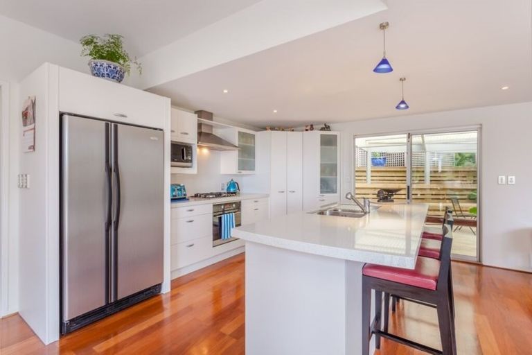 Photo of property in 46 Wood Bay Road, Titirangi, Auckland, 0604