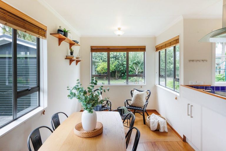 Photo of property in 27 Waterloo Crescent, Hokowhitu, Palmerston North, 4410
