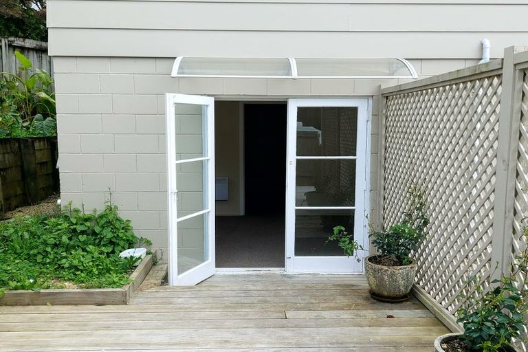 Photo of property in 23 Downing Street, Glenfield, Auckland, 0629