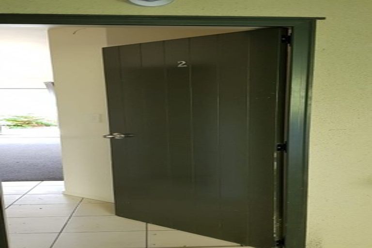 Photo of property in 2/3 Orwell Road, Greenhithe, Auckland, 0632