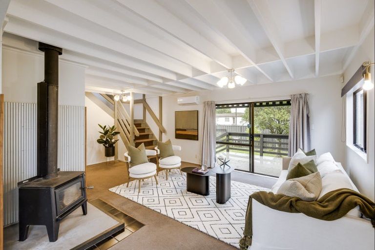 Photo of property in 141 Tait Drive, Greenmeadows, Napier, 4112