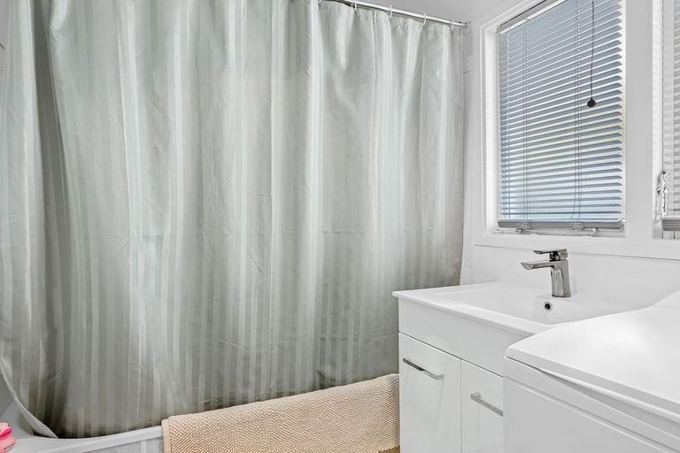 Photo of property in 2/18 Packe Street, Edgeware, Christchurch, 8013