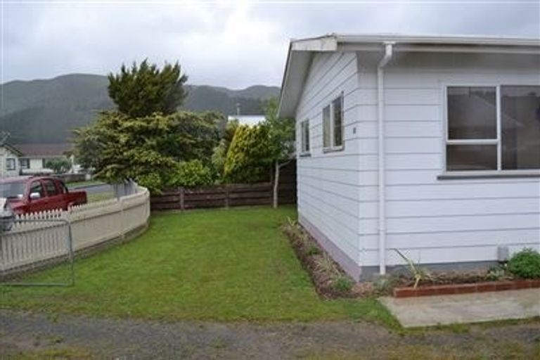 Photo of property in 17 Weymouth Grove, Wainuiomata, Lower Hutt, 5014