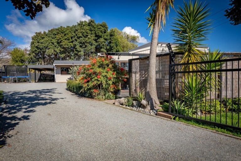 Photo of property in 314 Te Moana Road, Waikanae, 5036