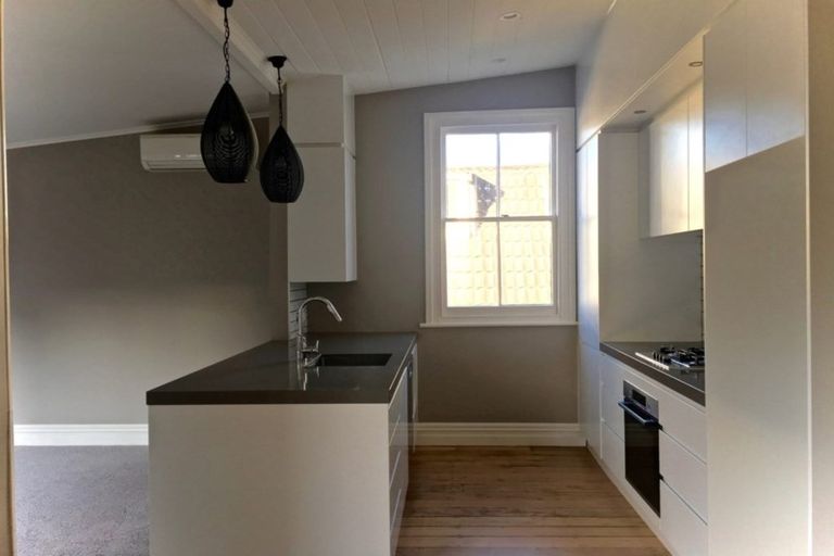 Photo of property in 1/2 Milton Road, Northcote Point, Auckland, 0627