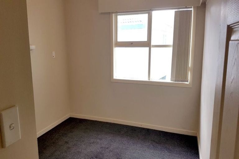 Photo of property in 204 East Coast Road, Forrest Hill, Auckland, 0620