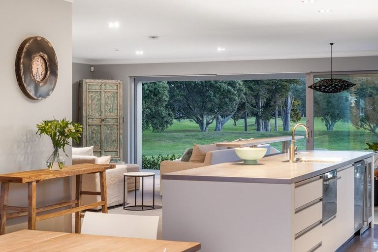 Photo of property in 194 Oceanbeach Road, Mount Maunganui, 3116