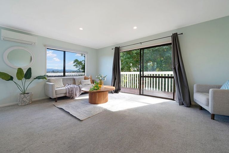 Photo of property in 2/31 Rangeview Road, Sunnyvale, Auckland, 0612