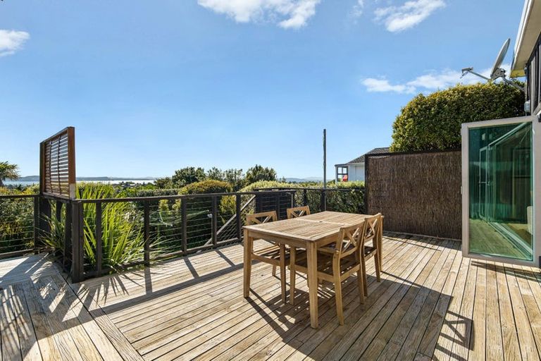 Photo of property in 93 Wade River Road, Stanmore Bay, Whangaparaoa, 0932
