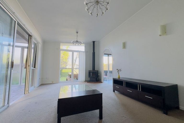 Photo of property in 247 Forrest Hill Road, Forrest Hill, Auckland, 0620