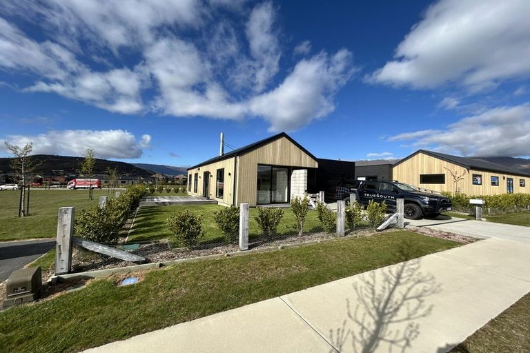 Photo of property in Northlake, 25 Gladbrook Street, Wanaka, 9305