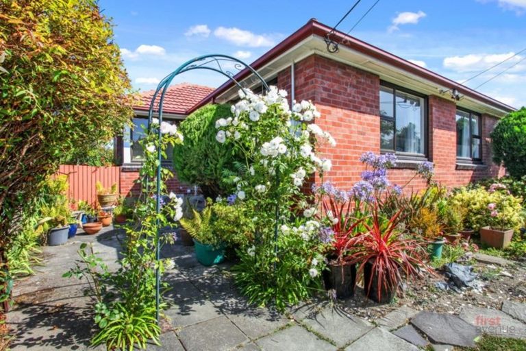 Photo of property in 28 Rowcliffe Crescent, Avonside, Christchurch, 8061