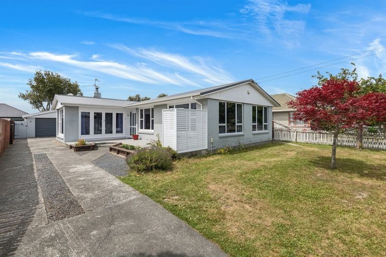 Photo of property in 10 Cotswold Avenue, Bishopdale, Christchurch, 8053