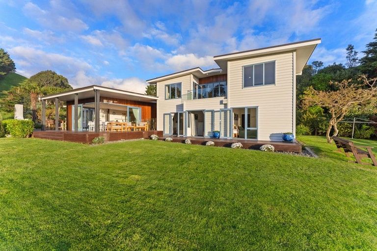 Photo of property in 105 Waterfall Road, Paraparaumu, 5032