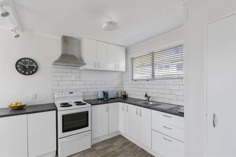 Photo of property in 41 Almora View, Ascot Park, Porirua, 5024