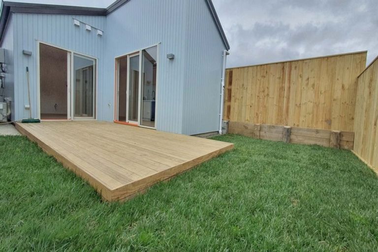 Photo of property in 22 Puhikawa Street, Massey, Auckland, 0614