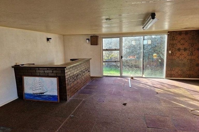 Photo of property in 3 Waters Place, New Lynn, Auckland, 0600