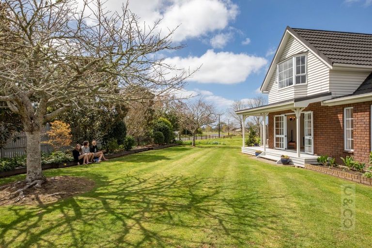 Photo of property in 30 Riverland Road, Kumeu, 0892