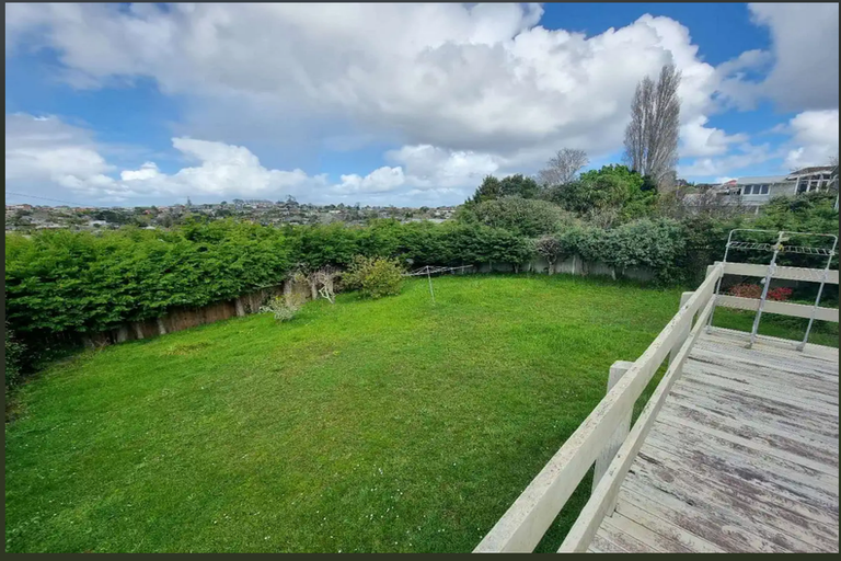 Photo of property in 151 Bleakhouse Road, Mellons Bay, Auckland, 2014